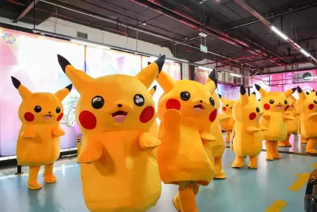 “遭受”十万伏特暴击！20只皮卡丘惊喜出没，要被萌哭了！