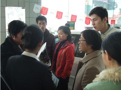 大学生剑指“偏门”，竞相演绎“钱”奏曲