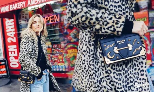 prada杀手包老款新款区别,prada杀手包supermini