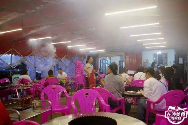 各种特点烧烤欢迎大家都来品尝,最好吃人气最高的烧烤