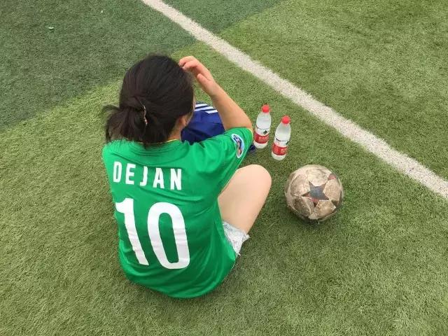 一次晒球衣活动却达成两位球迷的终身大事，故事是这样的……