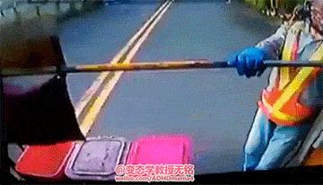 新娘心真大，这是打完游戏再回去拜堂的节奏啊