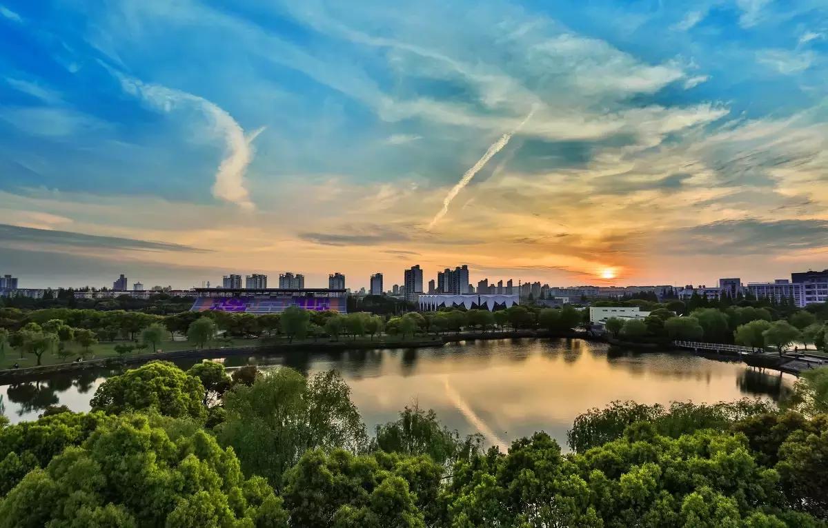 魔都各大高校里竟藏了这么多人少景美的秘密好地方，假期约起来！