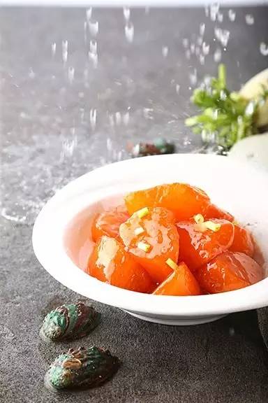 什么！我没听错吧！1元就能吃到招牌菜！这家人家的生日宴也太豪气了吧！