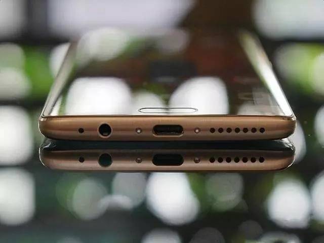 水凝膜和手机原膜哪个好,手机水凝膜和钢化膜有什么区别