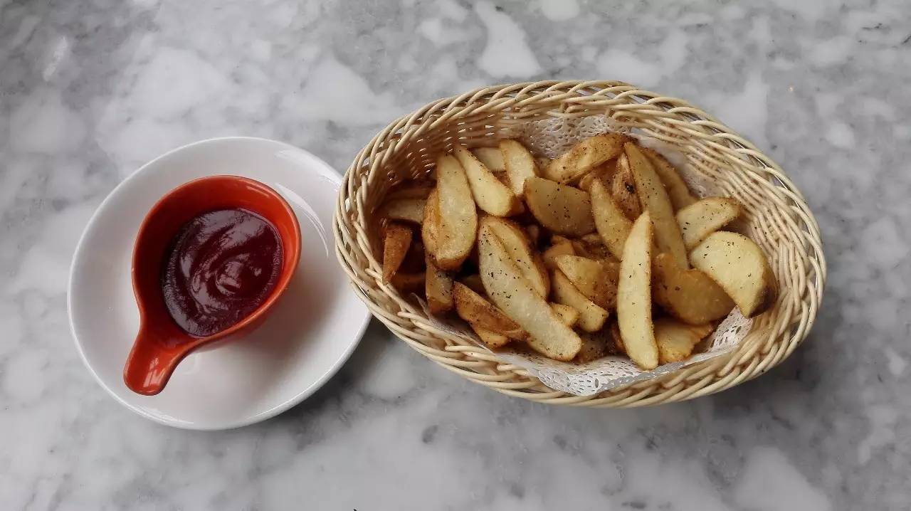 什么！我没听错吧！1元就能吃到招牌菜！这家人家的生日宴也太豪气了吧！