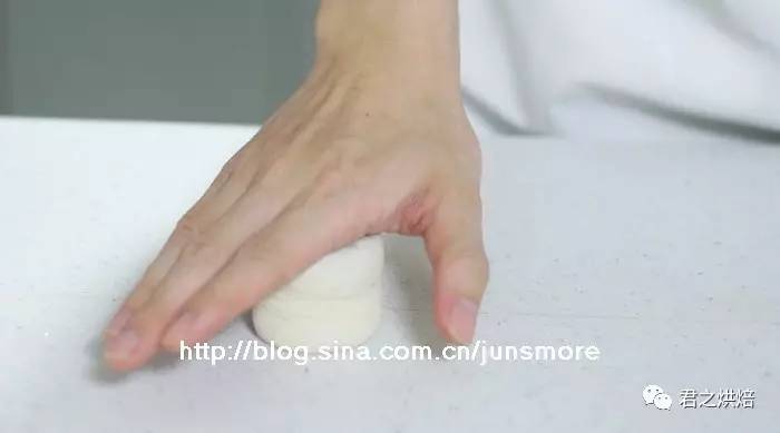 烤制麻酱烧饼教程全过程,外脆里软的麻酱烧饼层层咸香好吃