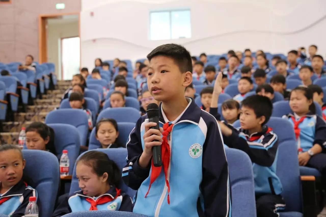 遵义团市委开展“喜迎十九大红领巾心向*党**”科学家进校园系列活动