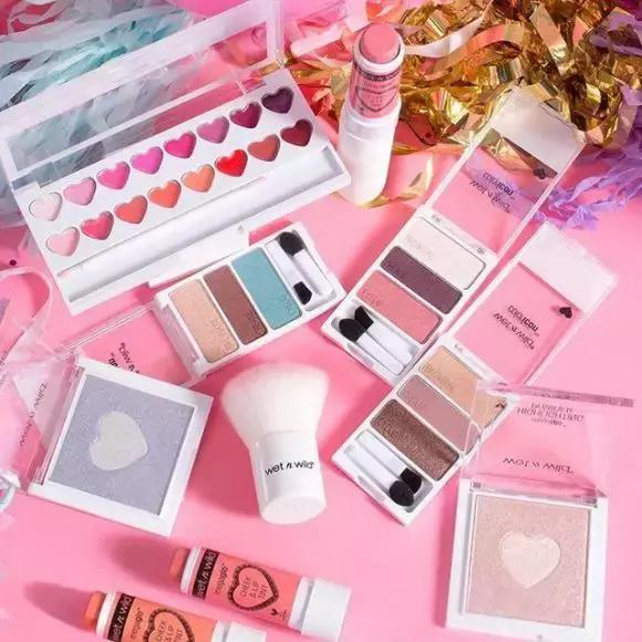 一支唇膏玩转百变妆容,教你玩转双色唇色