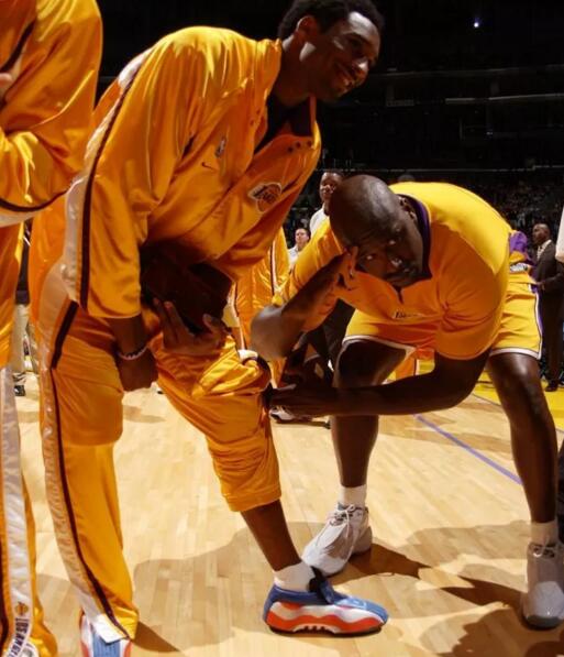 科比为什么没有新的球鞋系列,科比真正意义上的第一双耐克