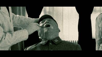 直接呈现极度变态的女体虐待，这么重口的电影居然也能过审