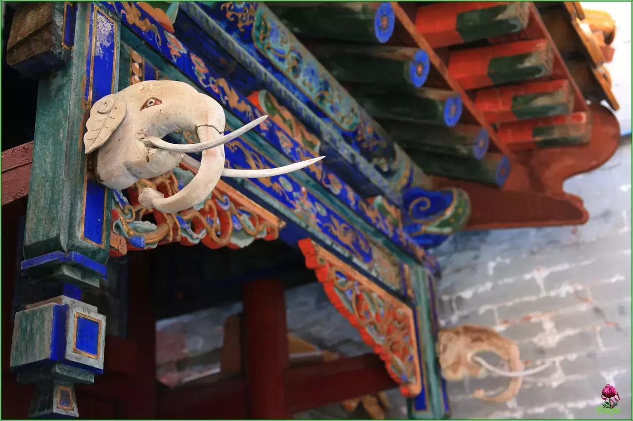 五台山文殊菩萨铜像在哪个寺庙,山西省五台山文殊菩萨寺庙