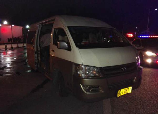 思小大队在“三非”专项整治行动中连续查获两辆非法营运机动车