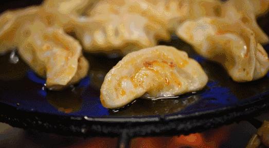 各种特点烧烤欢迎大家都来品尝,最好吃人气最高的烧烤