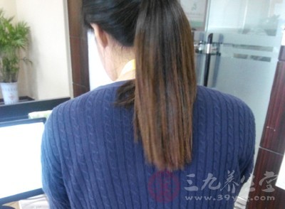 大头皮屑怎么快速去除才能根治,头皮屑抠了才有头屑吗