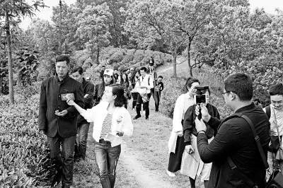 近30个课堂直播已下线｜斗鱼直播：欠薪背后的困局