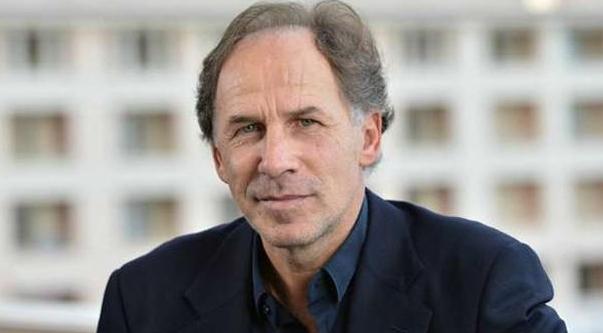 意甲巨星米兰队长被“带帽”？与妻子都是白人，却生下黑人儿子