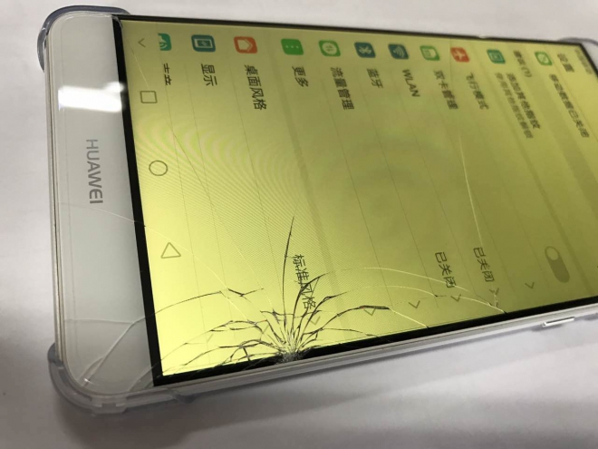 有几个品牌的手机是特容易碎屏的，我揭秘原因给你看及应对方法