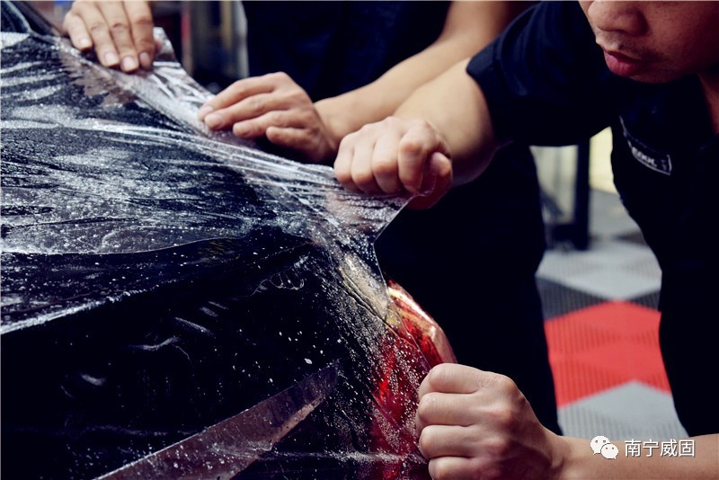 奔驰e300l新车贴膜,奔驰e300l贴太阳膜注意什么