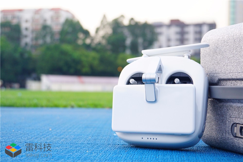 大疆无人机精灵4无人机深度评测,大疆精灵4飞行评测