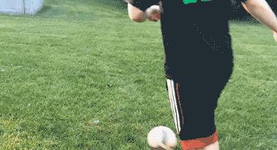 足球后卫的摆脱技巧教学慢动作,足球过人技巧教学慢动作