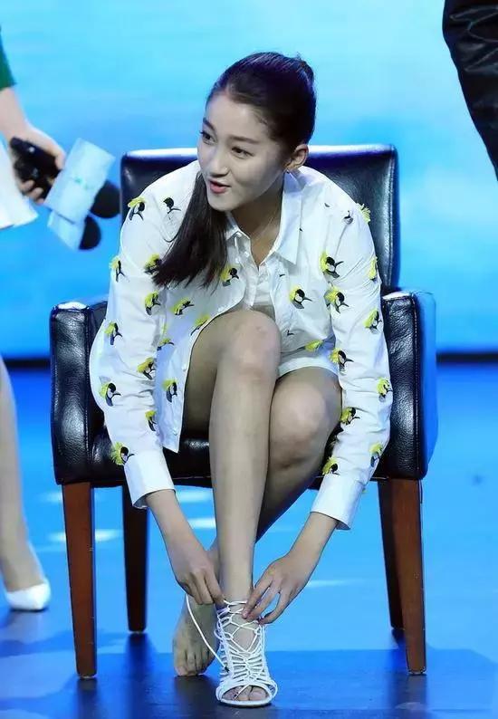 杨幂赵丽颖关晓彤,赵丽颖关晓彤同穿黑色礼服