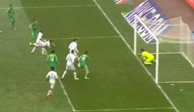 中超裁判眼瞎名场面,睁眼瞎的足球裁判