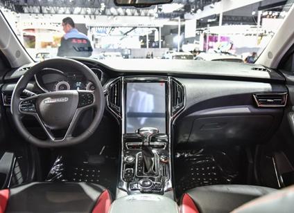 18款猎豹cs9高配1.5劲酷6座,猎豹cs9是路虎吗