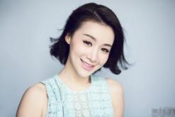 杨幂佟丽娅都给她做过配，但好像自从她整容消息传出后就少出现了