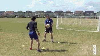 足球实战技巧训练,足球基本功球感练习在家里