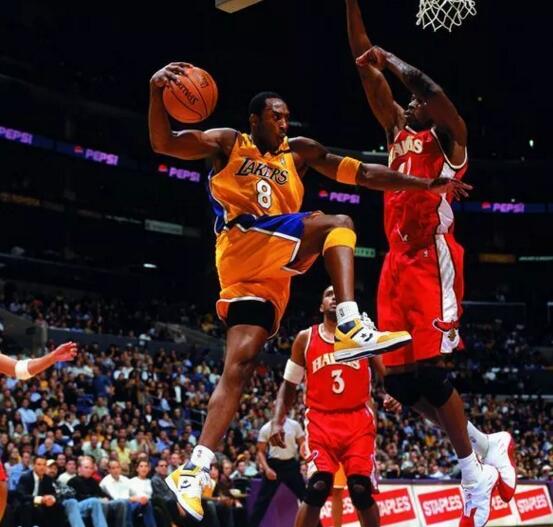 科比为什么没有新的球鞋系列,科比真正意义上的第一双耐克