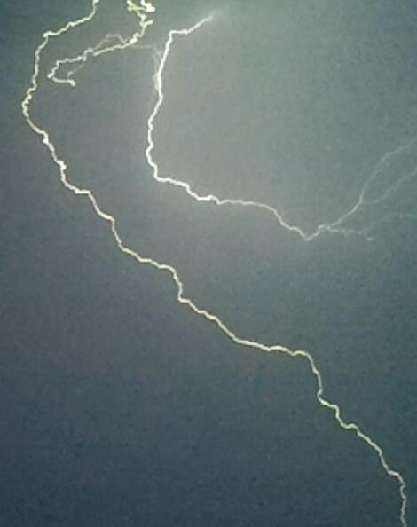 天气打雷时能开空调吗,下雨打雷的天气能开空调吗