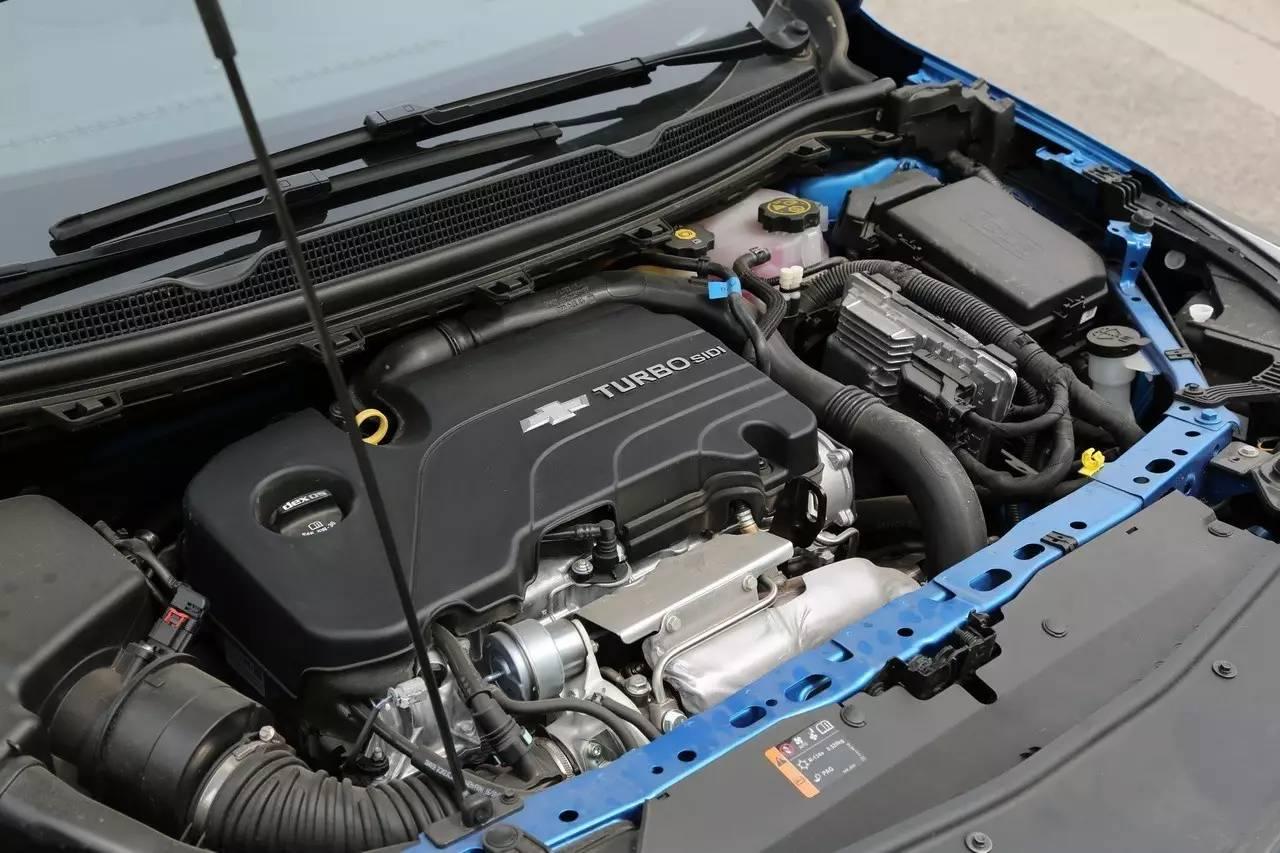 国外科鲁兹两厢掀背版试驾,二手科鲁兹两厢掀背最新用车感受