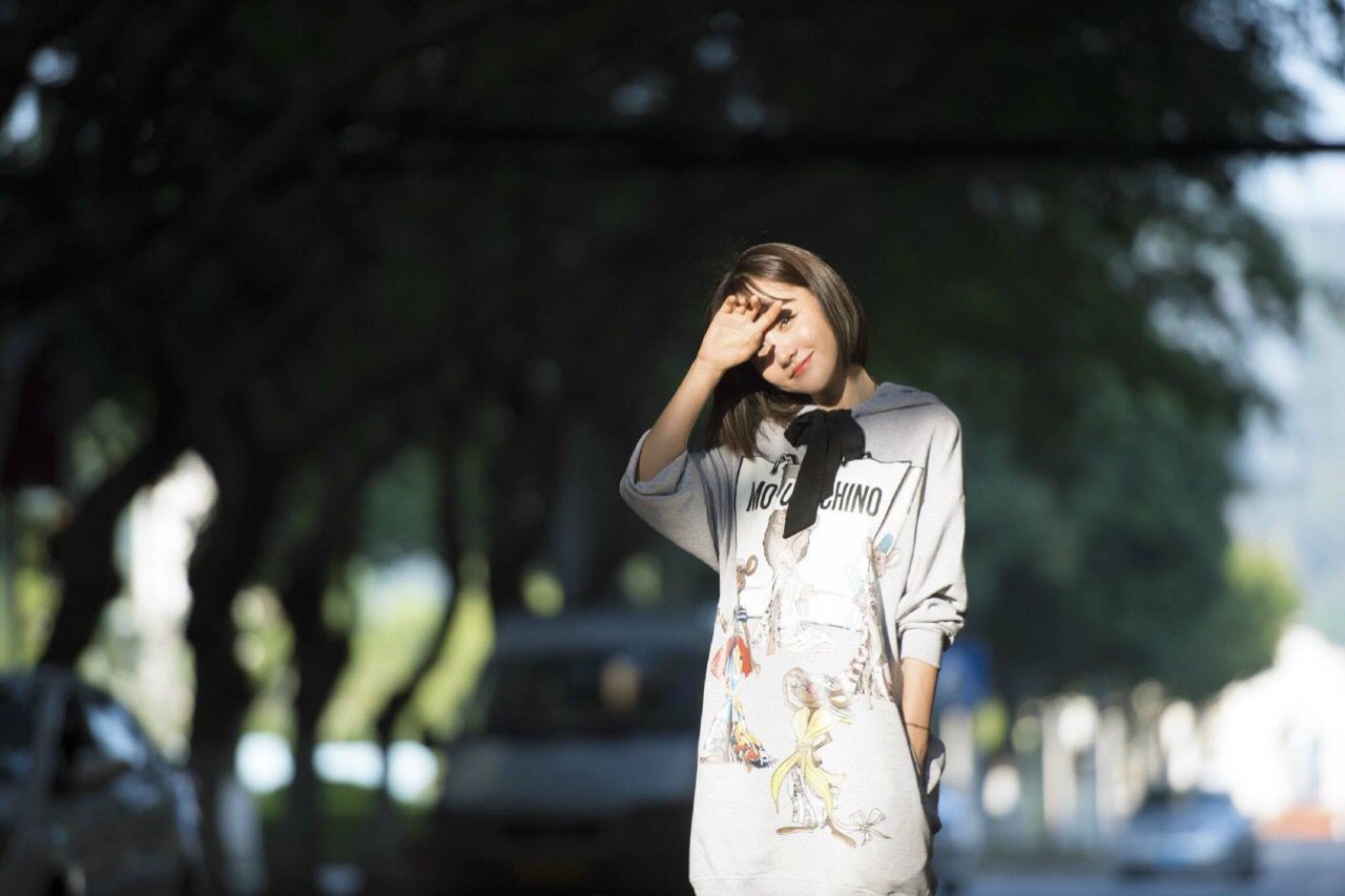 杨蓉短发发型后面效果图,杨蓉短发机场街拍