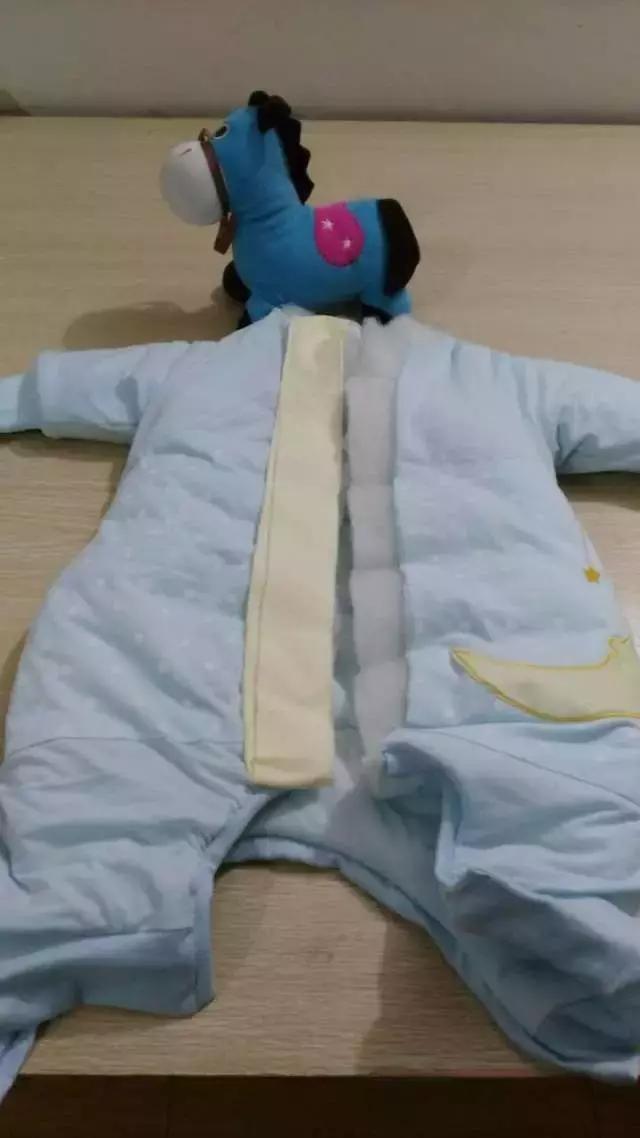 自己动手给宝宝做防踢睡袋,宝宝什么时候可以用分腿睡袋