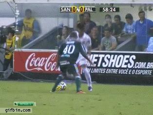足球搞笑庆祝动作gif,足球过人gif