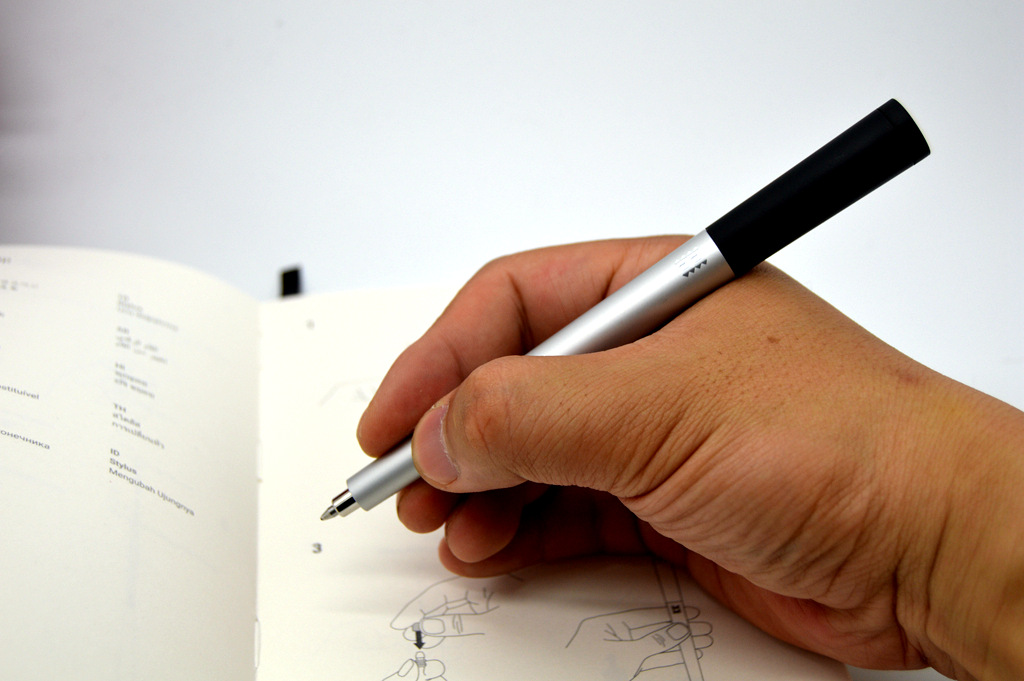 0.1mm精准测距，一划即测，千元售价是否超值