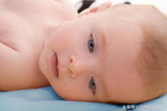 新生儿头皮脓包是什么原因,新生儿头上有水泡怎么回事