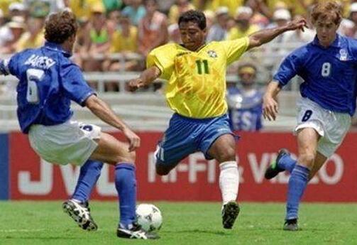 20大足球历史巨星排名,足球历史排名前10位球员