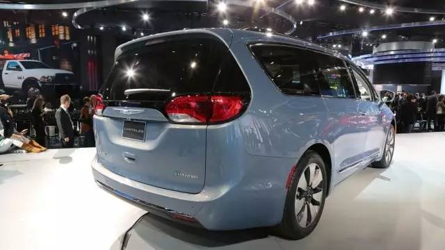 克莱斯勒pacifica与大捷龙的区别,克莱斯勒pacifica混动2023