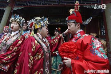 二傻子提亲完整版全集,二傻子去老岳父家拜年