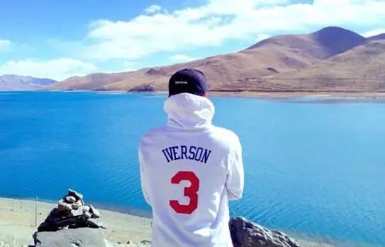 她们为别人穿的衣服，最后都一件一件脱了下来