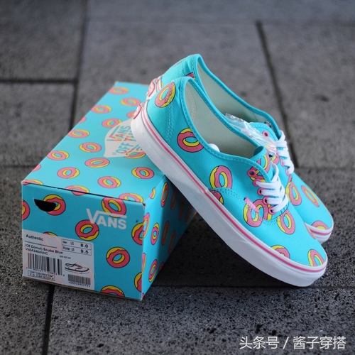 潮鞋个性联名,vans海绵宝宝联名鞋粉色