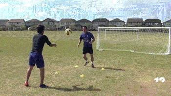 足球实战技巧训练,足球基本功球感练习在家里