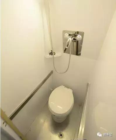 上汽大通v80长轴中顶自动挡房车,2019款大通v80豪哥自动挡房车