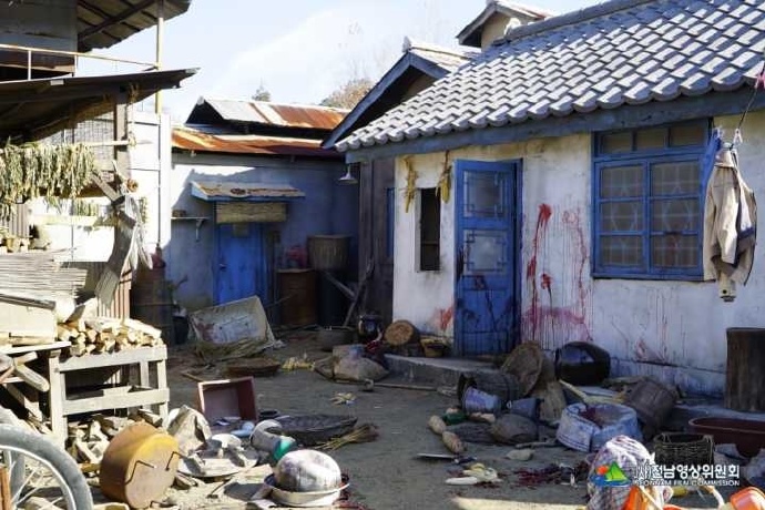 170427李钟硕《VIP》拍摄现场图公开扑面而来的凝重氛围