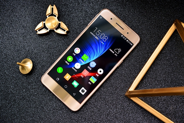 赵丽颖代言ivvi多少钱,赵丽颖vivo手机图片