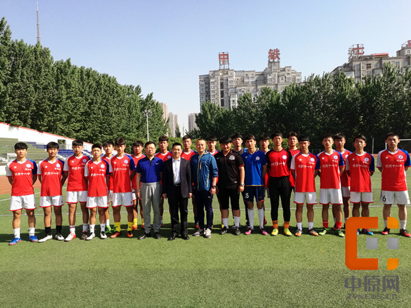 郑州十一中足球队合影,郑州11中足球全国排名