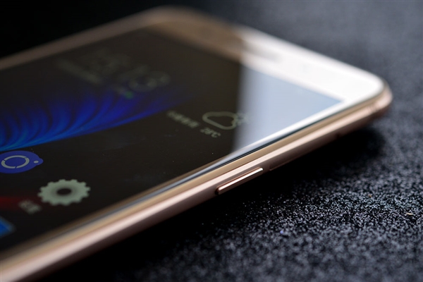 赵丽颖代言ivvi多少钱,赵丽颖vivo手机图片