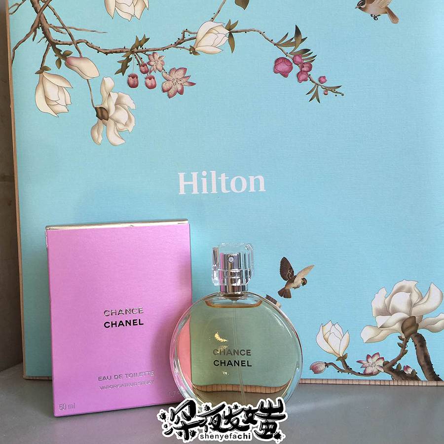 为什么买的香水味道一样的,为什么别人买的香水那么好闻